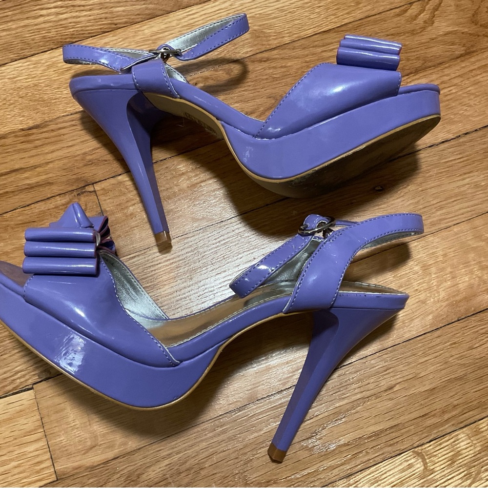Michaelangelo’s Women’s Heels, Size 8, FREE GIFT